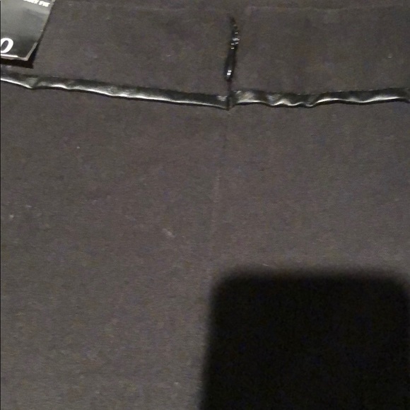 Amanda & Chelsea size 10 NWT black skirt, lined. - Picture 5 of 8